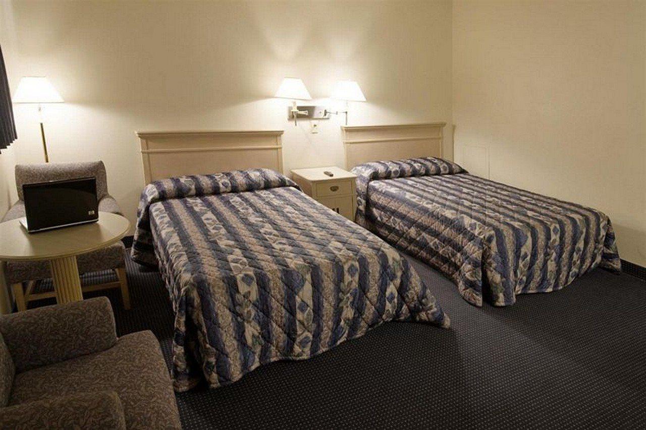 Americas Best Value Inn Giddings Extérieur photo