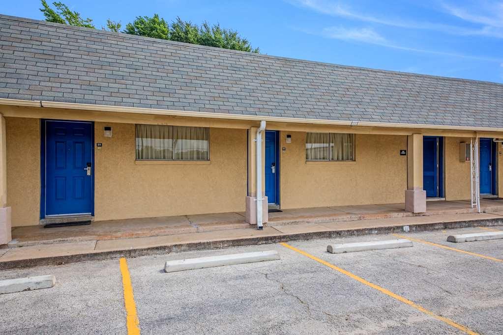Americas Best Value Inn Giddings Extérieur photo