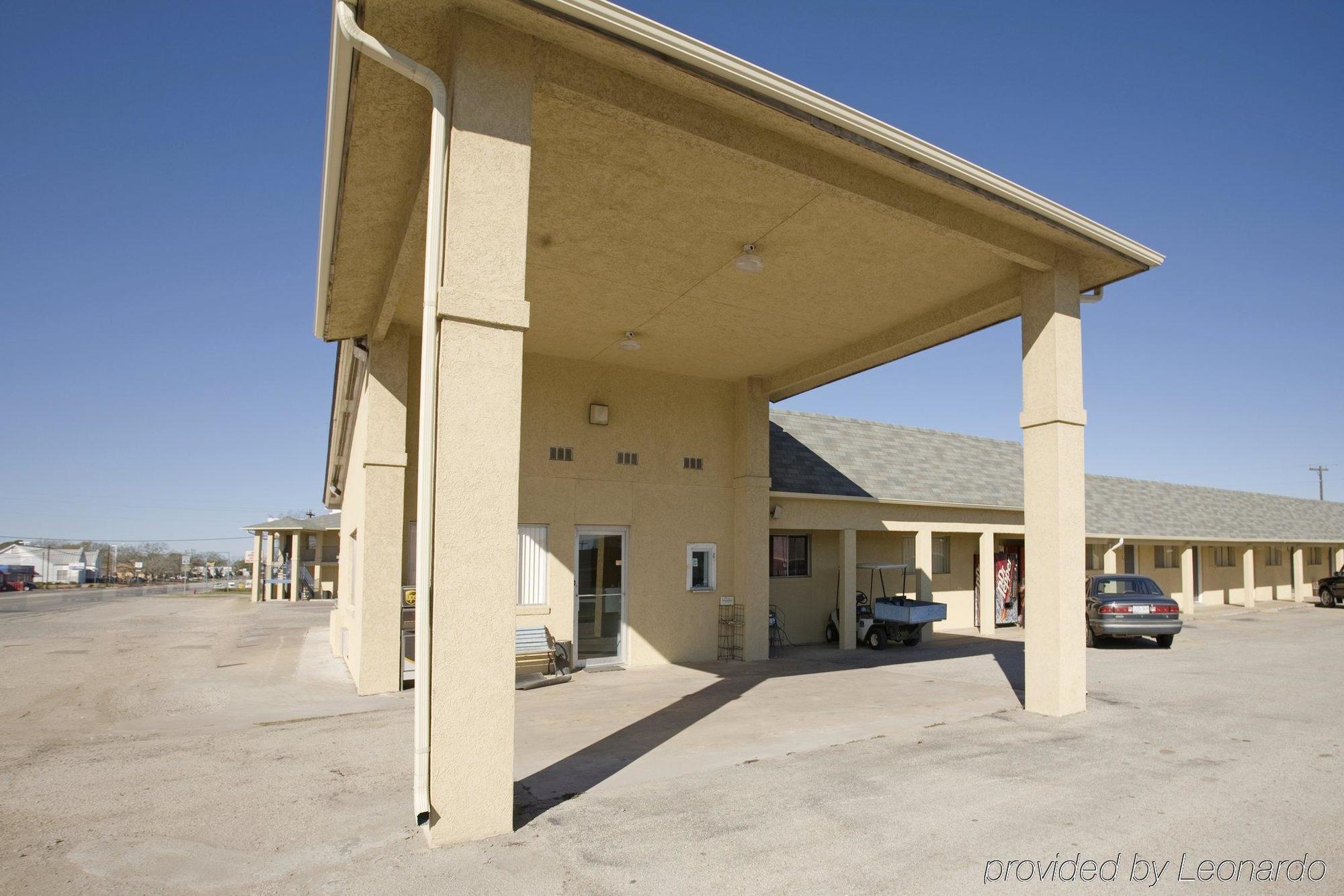 Americas Best Value Inn Giddings Extérieur photo